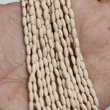 15 Strings, 5x2mm NavajoWhite Acrylic Oval Beads_jaunty01_acrb-619