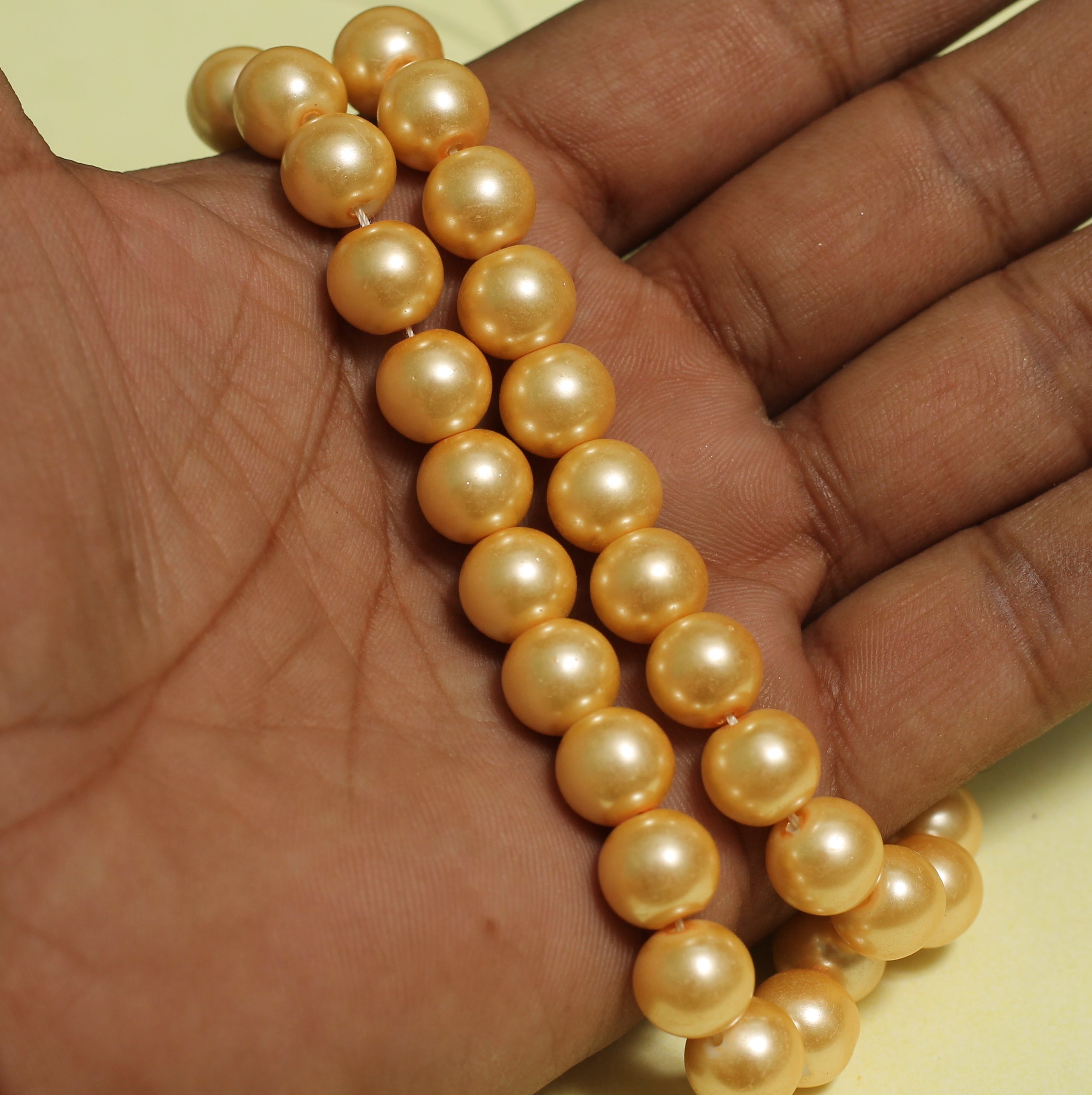 40+ Glass Pearl Round Beads Ivory 10 MM