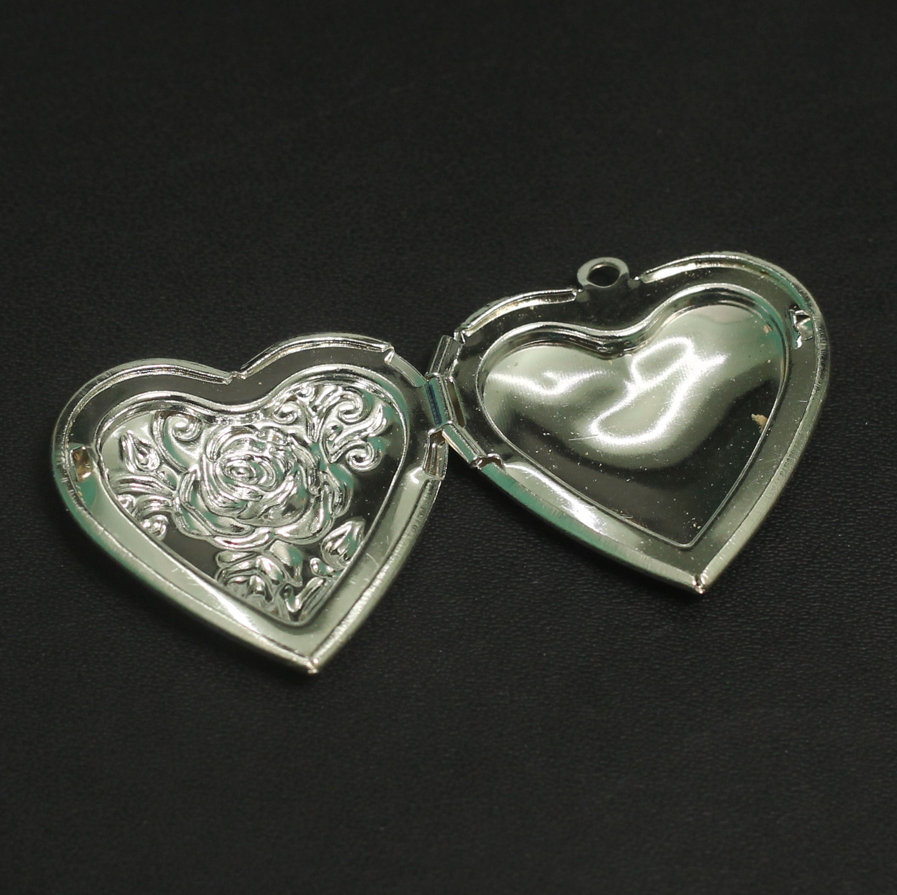 1.25 Inch Brass Locket Heart Silver Pendants 10 Pcs [ Rs 75 / Piece ]