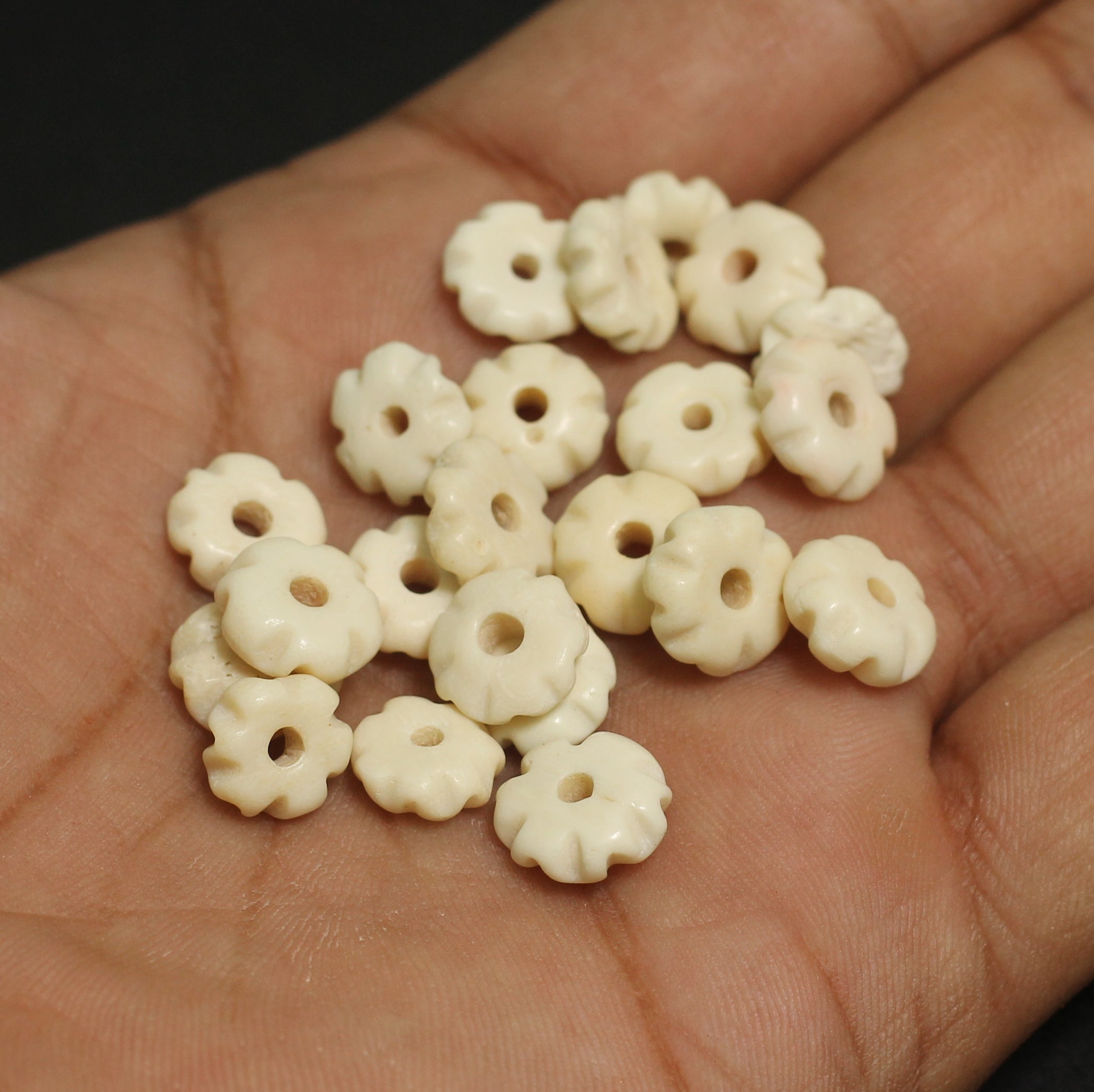 100 Pcs 10mm Flower Bone Beads