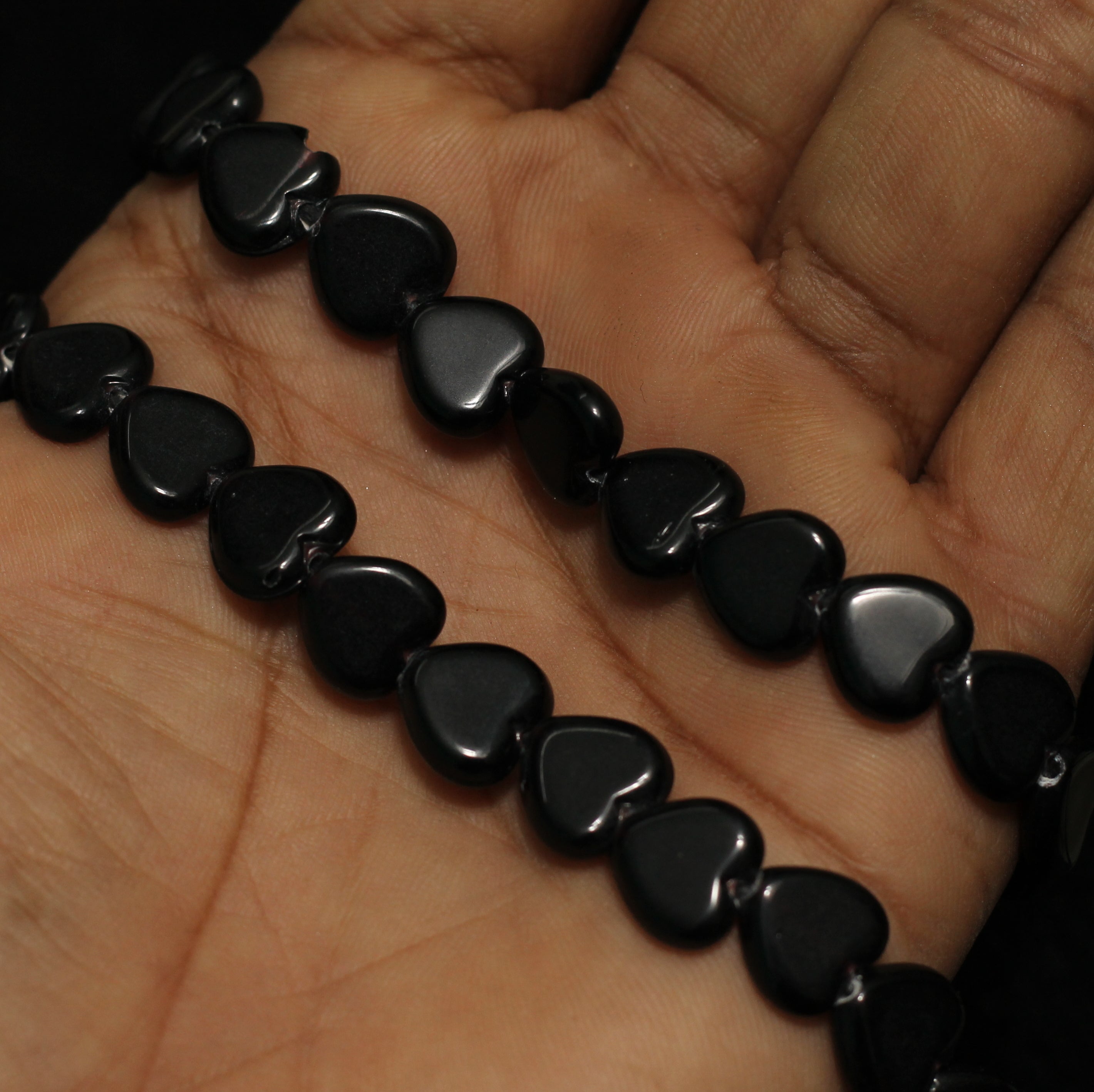 1 String 11X10mm Glass Heart Beads Black