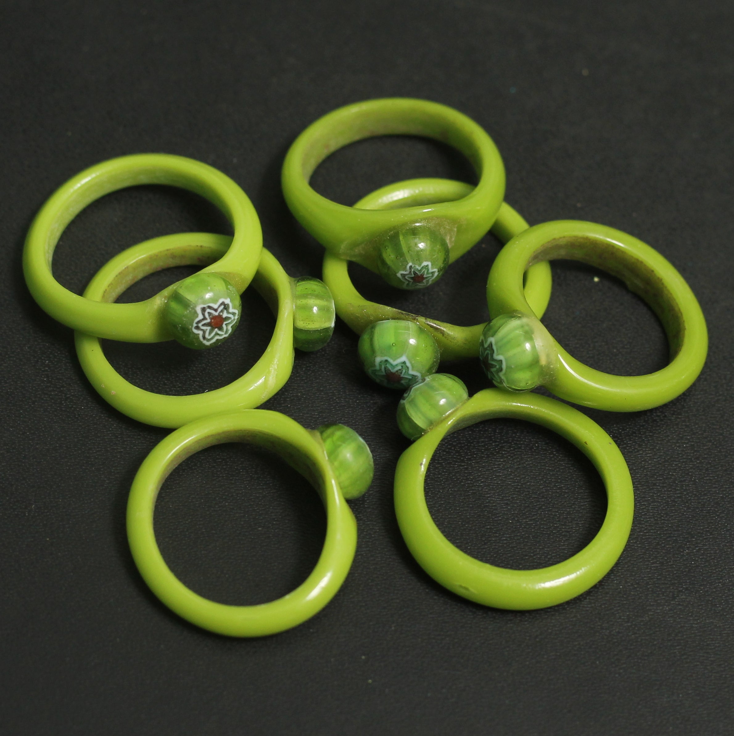 50 Pcs, Assorted Parrot Green Glass Finger Rings