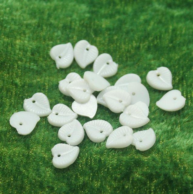 100 Gm Acrylic Leaf Beads White 8 mm_jaunty01_ACRB-697